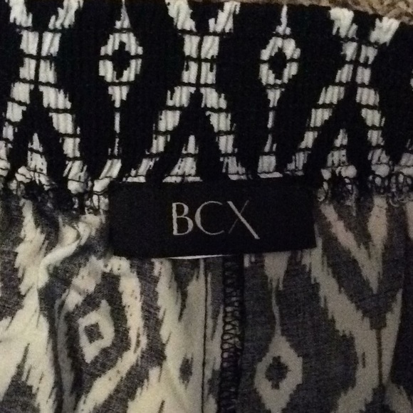 BCX Ladies Shorts Sz S - Picture 3 of 4